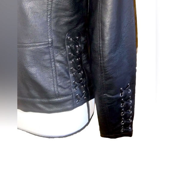 Steve Madden Black Leather Laced Up Sleeves & Sides Motorcycle Jacket Womens Sm - Picture 6 of 12